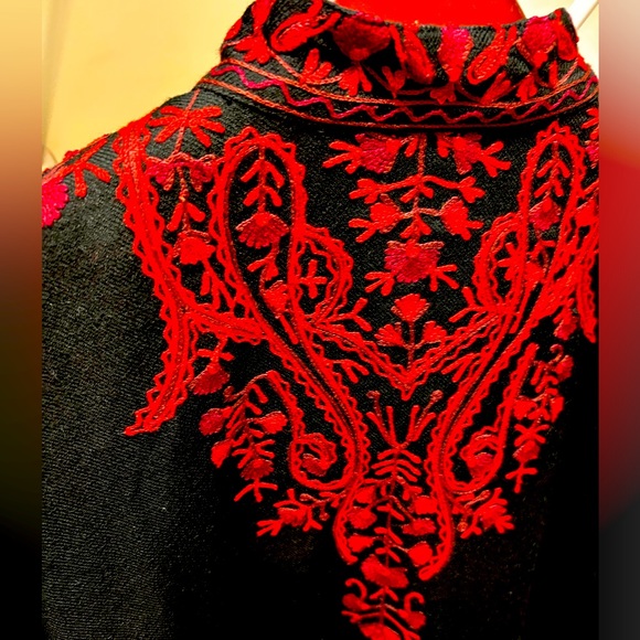 Black, red embroidered blazer oriental style button up. Wool. - Picture 4 of 8